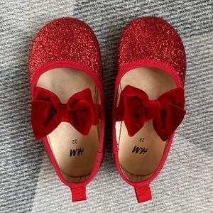 Toddler H&M Sparkly Ruby Red Mary Jane Shoes
